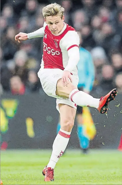  ?? FOTO: EFE ?? De Jong, que ha estado lesionado tres meses, volvió a jugar ayer un amistoso contra el Anderlecht