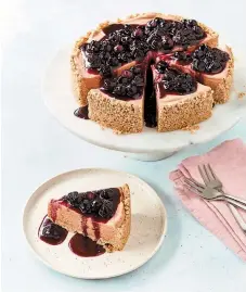  ??  ?? Banana ice cream cheesecake with blueberry compote