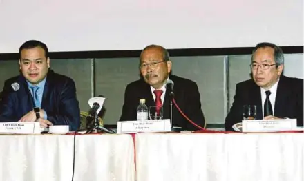  ?? PIC BY ASWADI ALIAS ?? (From left) Yinson Holdings Bhd group chief executive officer Lim Chern Yuan, group executive chairman Lim Han Weng and director Lim Han Joeh at the company’s annual general meeting in Kuala Lumpur yesterday.