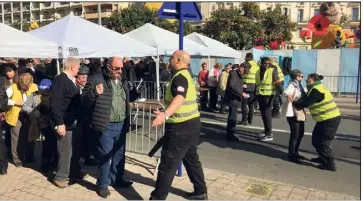  ??  ?? Sur cette photo datant de la précédente édition, les portiques de sécurité n’étaient pas encore en vigueur.