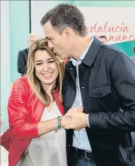  ?? JULIO MUÑOZ / EFE ?? Susana Díaz y Pedro Sánchez exhibiendo su nueva sintonía