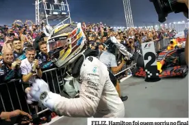  ??  ?? FELIZ. Hamilton foi quem sorriu no final