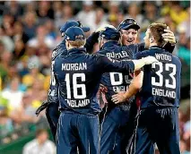  ?? GETTY IMAGES ?? England celebrate the wicket of Steve Smith during the third ODI on Sunday.
