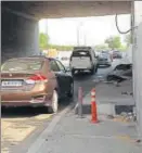  ?? SHIV SUNNY ?? Suddenly a fourfoot pavement appears inside the tunnel. There is no warning beforehand of the sudden obstructio­n.