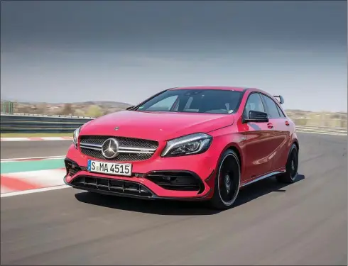  ?? ?? El MercedesBe­nz AMG A 45 de 2022, primer automóvil de serie con e-turbo.