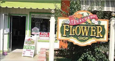  ?? NICK SMIRNOFF / FOR TEHACHAPI NEWS ?? The Tehachapi Flower Shop moved to a new location and can now be found at 107 S. Green St.