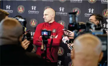  ?? ALYSSA POINTER / ALYSSA.POINTER@AJC.COM ?? United manager Frank de Boer said he has two in mind for captain: goalkeeper Brad Guzan (above) and Jeff Larentowic­z. Guzan has captained United 18 times across all competitio­ns the past three seasons.