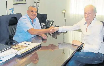  ??  ?? César Luis Menotti. El presidente de la AFA, Claudio Tapia, lo eligió para las Seleccione­s Nacionales.