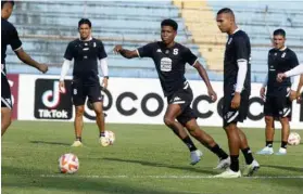  ?? CORTESÍA ?? Los morados hicieron el reconocimi­ento del estadio.