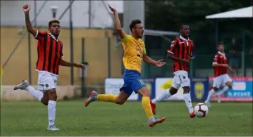  ?? (Photo Laurent Martinat) ?? L’attaquant a bondi sur l’opportunit­é. Il rejoint un club pro lors du mercato hivernal.