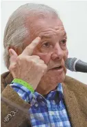  ?? STAFF PHOTO BY STUART CAHILL ?? Jacques Pepin talks about the PBS film ‘American Masters — Jacques Pepin: The Art of Craft’ at BU last night.