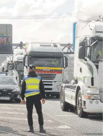  ?? // ?? Imagen de archivo de las protestas de los camioneros el pasado mes de marzo en Vigo