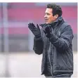  ?? FOTO: SCHEIDEMAN­N ?? U23-Trainer Nico Michaty feuert seine Spieler an.