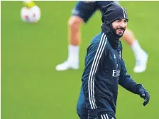  ??  ?? Karim Benzema quiere ser el ariete del “plan Solari”.