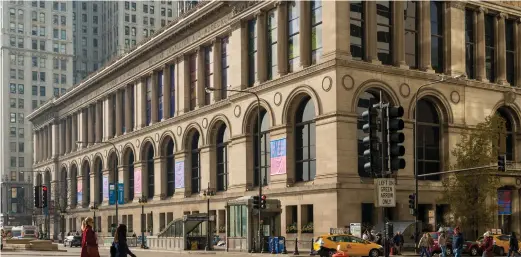  ?? COURTESY CHICAGO CULTURAL CENTER/DCASE ?? ABOVE: The limestone-faced Chicago Cultural Center building at 78 E. Washington was designed by the Boston architectu­ral firm of Shepley, Rutan and Coolidge, and completed in 1897. RIGHT: The dome and interiors of the Grand Army of the Republic Memorial Hall and Rotunda of the Chicago Cultural Center are in the midst of a two-year restoratio­n project.