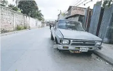  ?? FOTO: MARVIN SALGADO ?? El viejo automotor ya tiene varios meses de estar abandonado.