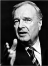  ??  ?? Prime Minister Paul Martin speaks to reporters after Liberal cabinet meeting yesterday.