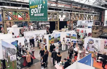  ?? FOTO: KLAUS VOIT ?? Golfspiele­n liegt im Trend. Zur Messe Rheingolf am Wochenende werden 17.000 Besucher erwartet.