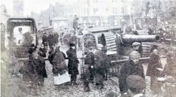  ??  ?? Feed the Guns Week in Dudley, November 1918