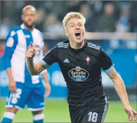  ?? FOTO: EFE ?? Daniel Wass celebra un gol en el derbi gallego disputado en Riazor