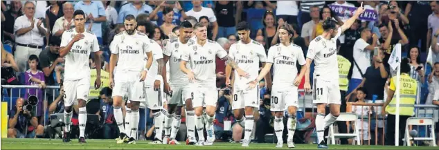  ??  ?? ESTRELLAS EN TODO. Los jugadores del Madrid, ganadores de las últimas tres Champions seguidas, son objeto de deseo para los grandes de Europa.