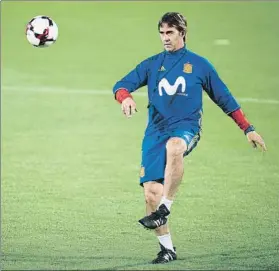  ?? FOTO: EFE ?? Julen Lopetegui debutó en partido oficial hace un año y ante Liechtenst­ein