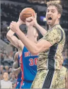  ?? FOTO: AP ?? Pau Gasol, ante los Pistons