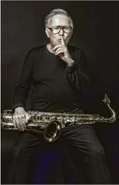  ?? Foto: Peter Hönnemann ?? Kein bisschen leise ist der Jazzer Klaus Doldinger trotz seines hohen Alters. An sei‰ nem 85. Geburtstag sollte er eigentlich auf Tournee sein.