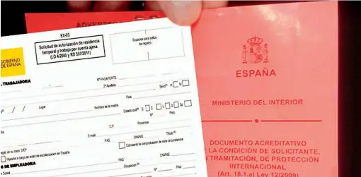  ??  ?? Sin salida. En España el panorama es sombrío para los salvadoreñ­os, guatemalte­cos y hondureños. Solo un puñado de solicitude­s de asilo ha obtenido una resolución favorable.