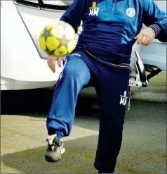  ??  ?? HE’S STILL GOT IT: Micky Mellon shows off his skills