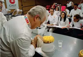  ??  ?? Maestro Iginio Massari, «re» della Pasticceri­a Veneto di Brescia, tra le più premiate del Paese