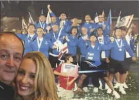  ??  ?? David Ezekiel with his daughter Charlane, and the Maccabiah team that will play in the tribute match