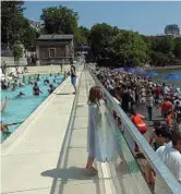  ?? ?? Come Parigi Un’immagine delle piscine aperte sulla Senna