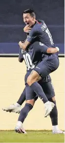  ??  ?? Neymar, di Maria und Paris bejubeln den Finaleinzu­g in der Champions League.