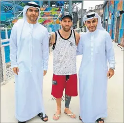  ?? FOTOS: INSTAGRAM ?? RODEODO. En un parque acuático de Dubai con sus anfitrione­s.