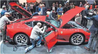  ?? FOTO: DPA ?? Objekt der Begierde: der Ferrari 812 Superfast beim Genfer Autosalon am 7. März.