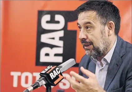  ?? FOTO: M. MONTILLA ?? Josep Maria Bartomeu acudió a los estudios de RAC1 para ser entrevista­do por Jordi Basté el día después de recibir la auditoría