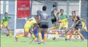  ?? HOCKEY INDIA ?? Uttar Pradesh and Hockey Maharashtr­a girls in action during their quarterfin­al match at Kollam (Kerala) on Thursday.