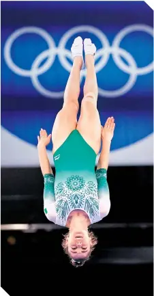  ??  ?? La gimnasta tapatía tuvo una digna participac­ión en Tokio 2020.