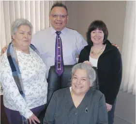  ?? ELLWOOD SHREVE / CHATHAM DAILY NEWS/POSTMEDIA NETWORK ?? Caldwell First Nation Chief Louise Hillier, front, with band council members Janne Peters, left, Lonnie Dodge and Melody Watson. Hillier has been removed as chief after a closed-door council meeting on Sunday. Dodge was removed as a council member.