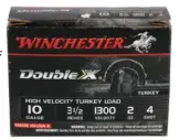  ??  ?? La Winchester Double X calibre 10/89 mm est une munition à charge modérée : c’est la plus légère de l’essai, avec 56 g « seulement » de plombs.