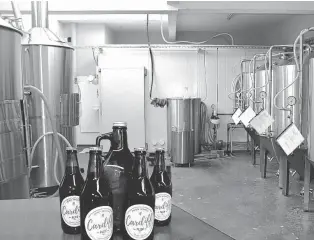  ??  ?? Cardiff, la fábrica de cerveza artesanal instalada en pleno centro de Coronel Pringles.