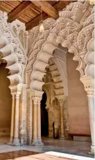  ??  ?? EL PALACIO DE LA ALJAFERÍA. Fue construido en la segunda mitad del siglo XI por la dinastía Banu Hud.