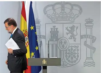  ?? FOTO: WHITE/AP/DPA ?? Bedeutet die Wahlschlap­pe in Katalonien sein politische­s Ende? Der spanische Ministerpr­äsident Mariano Rajoy hatte im Nordosten des Landes auf eine klare Niederlage der Separatist­en gehofft. Doch es kam ganz anders.