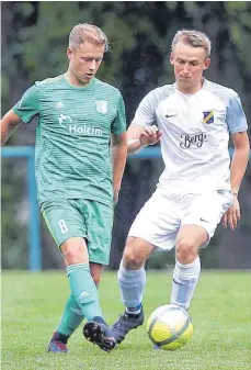  ?? FOTO: EIBNER ?? Der SSV Ehingen-Süd (rechts Lukas Schick, Torschütze zum 7:0) ließ in seinem Erstrunden­spiel im WFV-Verbandspo­kal gar nichts anbrennen.