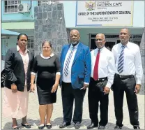  ?? Picture: ARETHA LINDEN ?? EXPERT HELP: Specialist­s from Cuba have arrived in the Eastern Cape, bringing new hope of improvemen­ts in the province’s matric results. Above, education SG Themba Kojana is flanked by Amada Delgado Camino and Katia Lastre Rodriguez on the left and Rey...