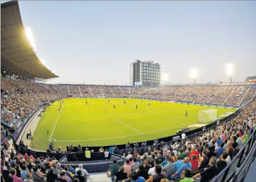  ??  ?? MÁS DEL 80% DEL ÁFORO. El Ciutat de València es uno de los estadios, según datos de LaLiga, con más aforo ocupado cada partido.