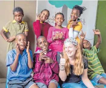  ?? FOTO: PRIVAT ?? Die Trossinger­in Elke Reinauer zieht nach Namibia, um den Kindern dort zu helfen.