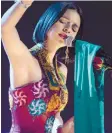  ??  ?? Solo 15 años.Angela Aguilar, al inicio de su carrera y ya con nominación al Grammy Internacio­nal .