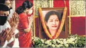  ?? PTI ?? VK Sasikala pays tribute to former TN CM late J Jayalalith­aa on her birth anniversar­y, at her residence in Chennai on Wednesday